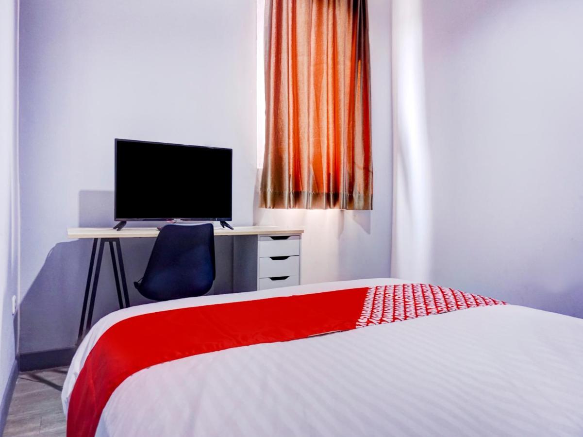 Oyo 1805 Fatmawati Mansion Syariah Otel Cakarta Dış mekan fotoğraf