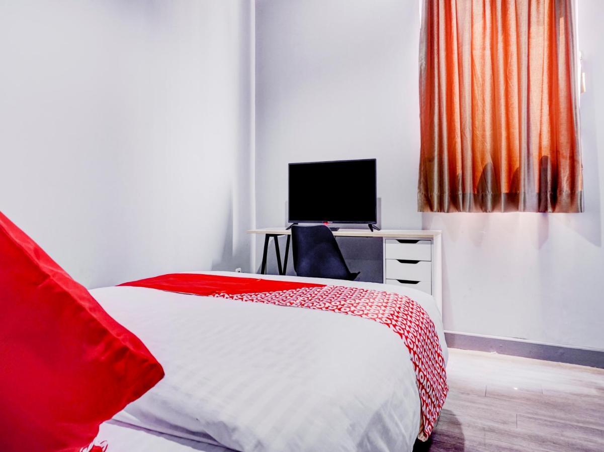 Oyo 1805 Fatmawati Mansion Syariah Otel Cakarta Dış mekan fotoğraf